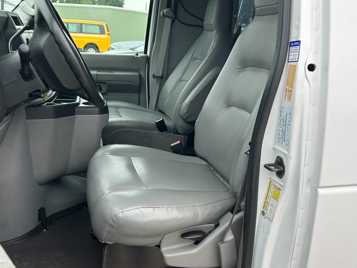 2010 White /Gray Ford E-Series Van E-250 (1FTNE2EL2AD) with an 5.4L V8 SOHC 16V engine, 4-Speed Automatic transmission, located at 17760 Hwy 62, Morris, OK, 74445, (918) 733-4887, 35.609104, -95.877060 - 2010 FORD E-SERIES VAN E-250 5.4 V8 DEDICATED CNG (COMPRESSED NATURAL GAS) DOES NOT RUN ON GASOLINE. FEATURES MANUAL SEATS, MANUAL LOCKS, MANUAL WINDOWS, MANUAL MIRRORS, AM/FM STEREO. IT IS EQUIPPED WITH A CNG FUELING SYSTEM, IT RUNS ON COMPRESSED NATURAL GAS. A PREMIER ALTERNATIVE FUEL THAT IS EXTR - Photo#8